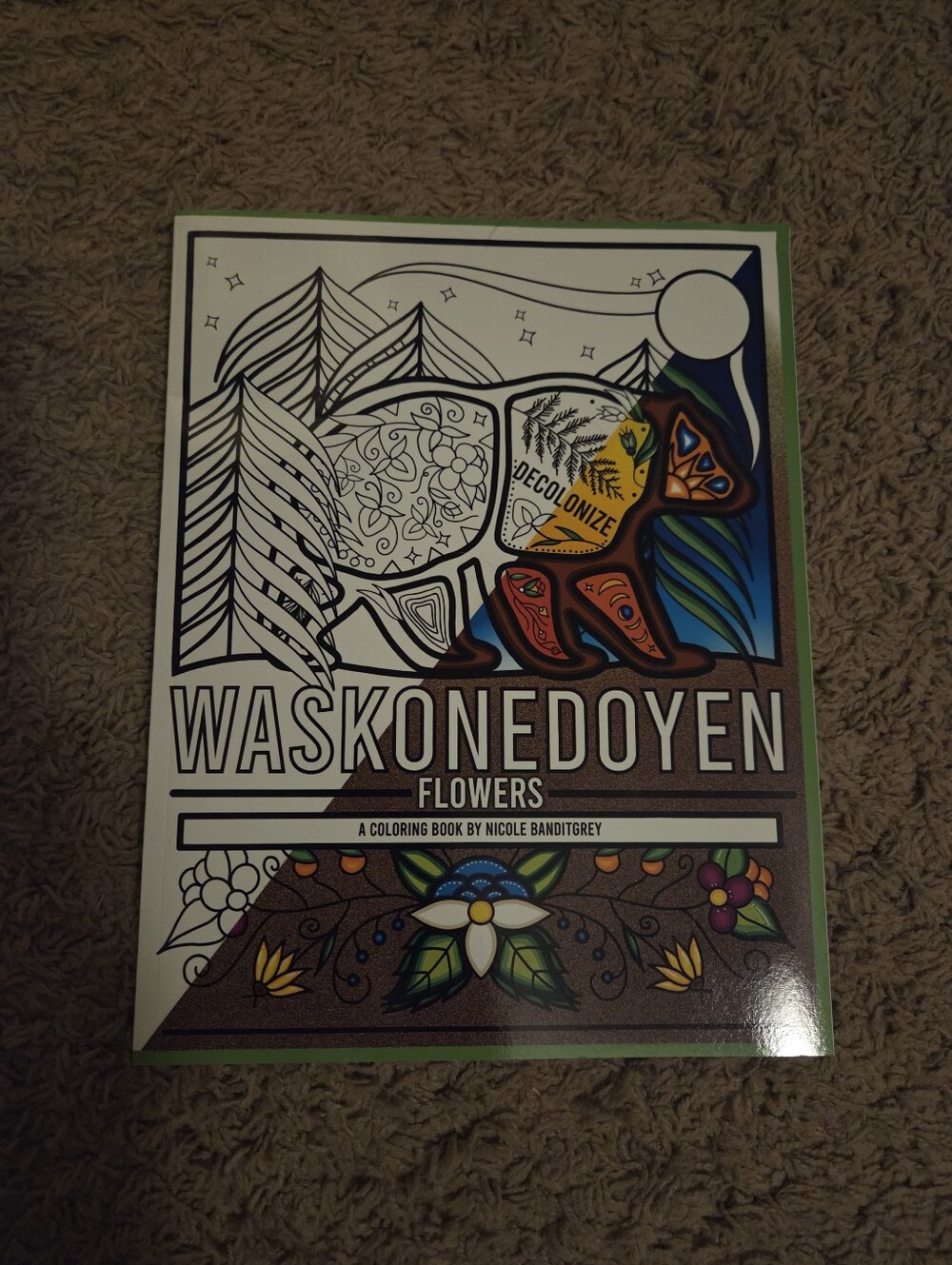 Waskonedoyen - Flowers: A coloring book by Nicole Banditgrey